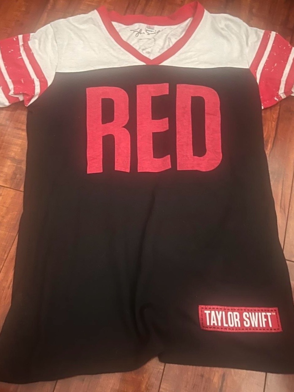 Taylor Swift Red Tour Jersey Tee Shirt Size Medium Official Authentic Merch